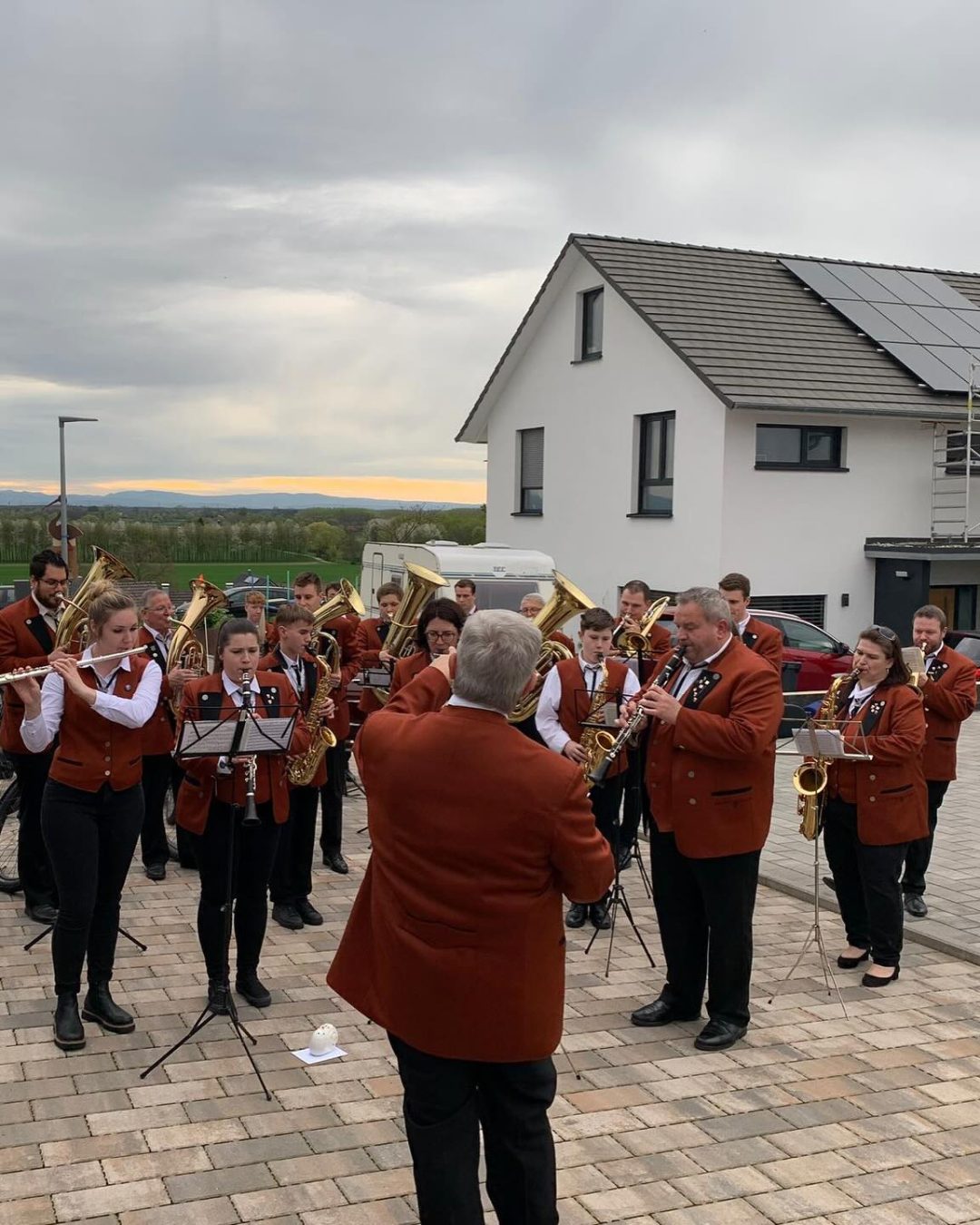 Auftritt beim Storch stellen